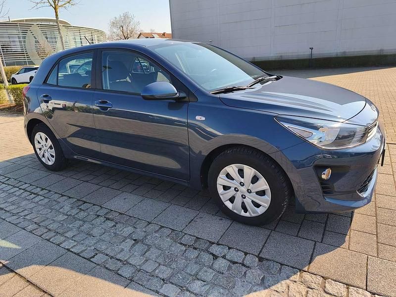 Gebraucht Kia Rio Edition 7 84 PS (61 kW) 2021 Blau Limousine