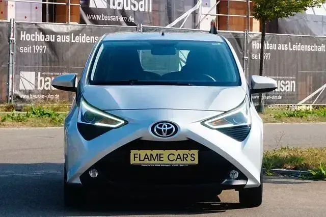 Gebraucht Toyota Aygo X-play 72 PS (52 kW) 2019 Silber Kleinwagen