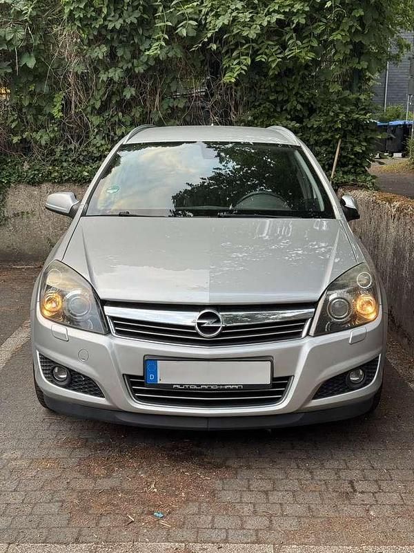 Silber Gebraucht 2008 Opel Astra Cosmo Kombi | 4.000 € (Etwas zu teuer) - Bild 1/4
