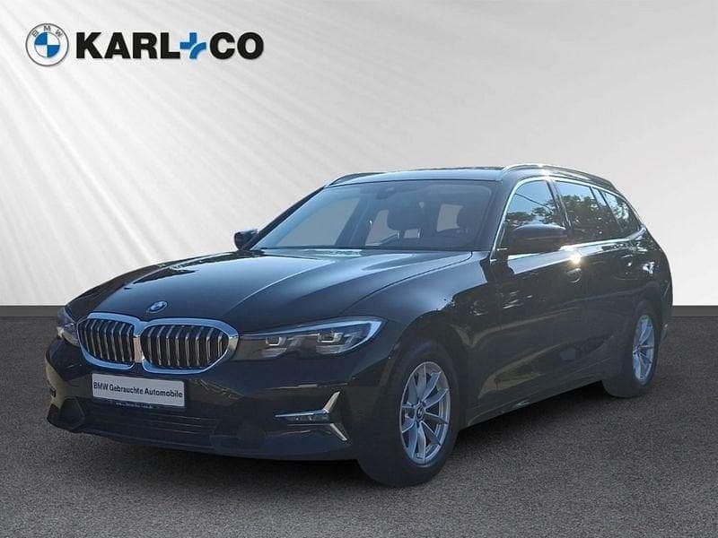 Schwarz Gebraucht 2021 BMW 320 Luxury Line Kombi | 25.788 € (Guter Preis) - Bild 1/4