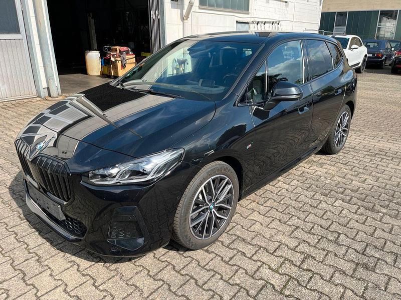 Schwarz Gebraucht 2022 BMW 218 Active Tourer M Sport Van / Kleinbus | 26.380 € (Fairer Preis) - Bild 1/4