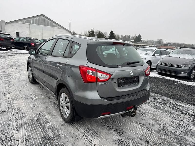 Gebraucht Suzuki SX4 S-Cross Club 120 PS (88 kW) 2013 Grau Limousine