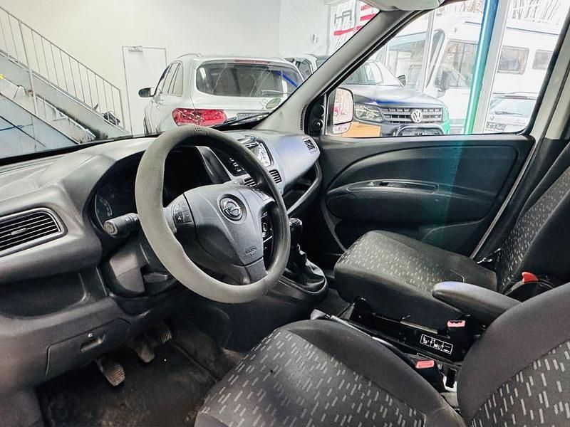 Gebraucht Opel Combo 90 PS (66 kW) 2012 Weiß Van / Kleinbus