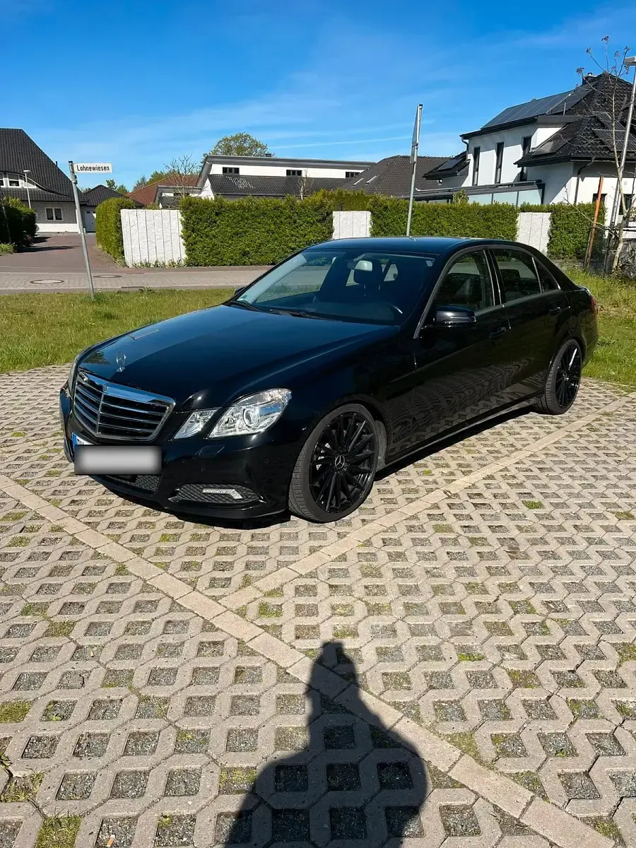 Gebraucht Mercedes E350 231 PS (169 kW) 2010 Schwarz Limousine