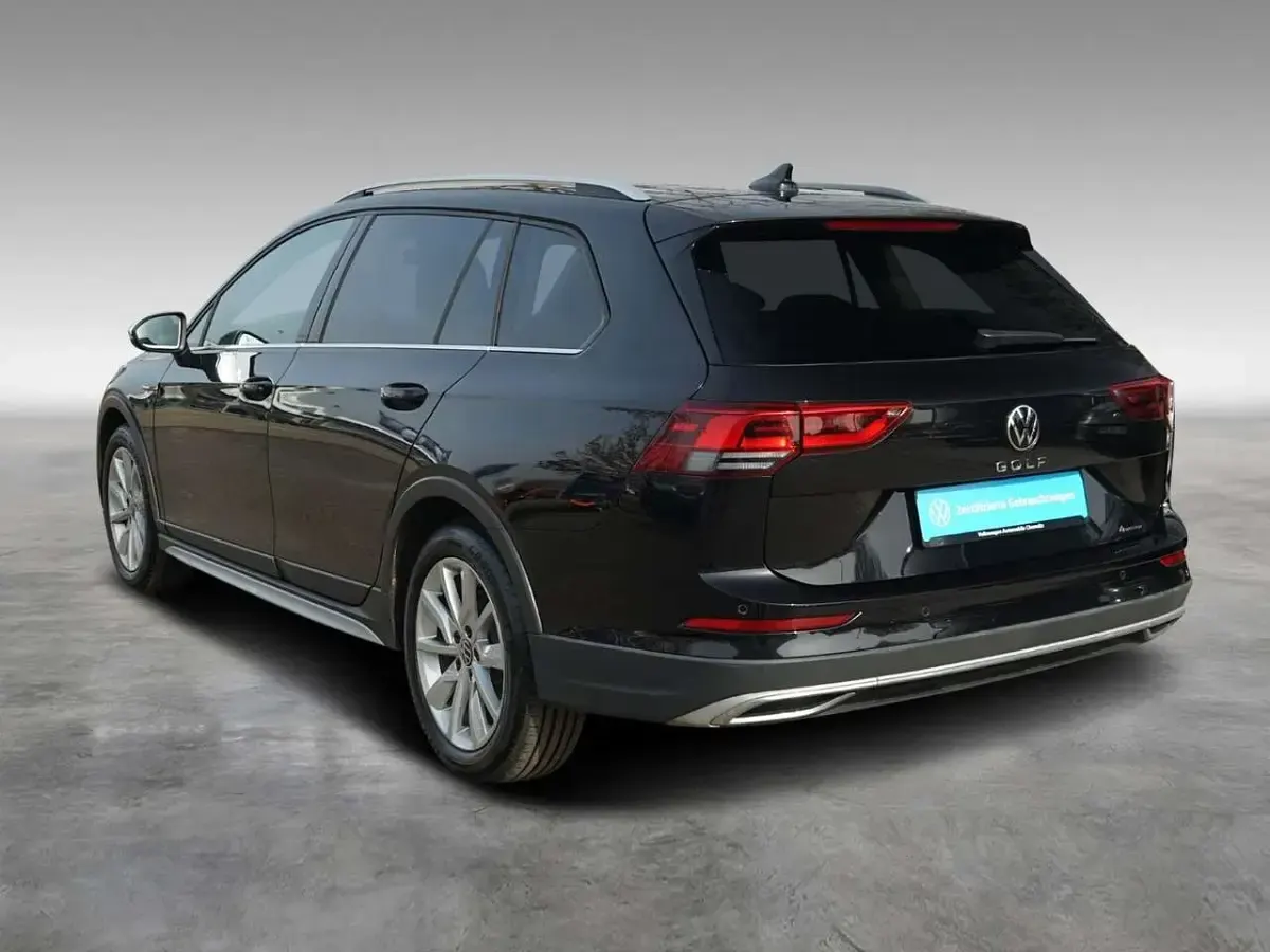 Gebraucht VW Golf Alltrack 200 PS (147 kW) 2023 Deep black perleffekt Kombi