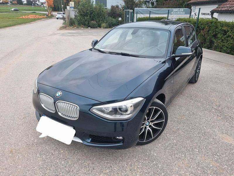 Blau Gebraucht 2012 BMW 118 Urban Line Kleinwagen | 8.200 € (Fairer Preis) - Bild 1/4