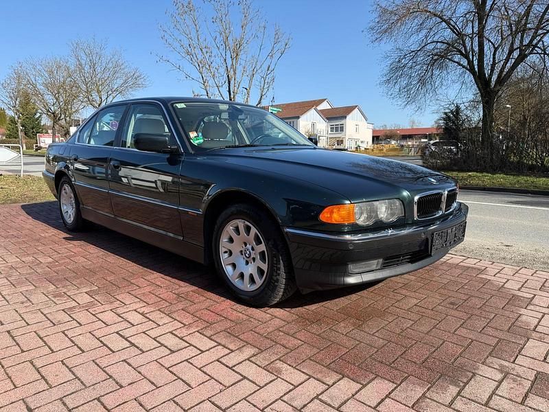 Gebraucht BMW 735 238 PS (175 kW) 2000 Oxfordgrün Limousine