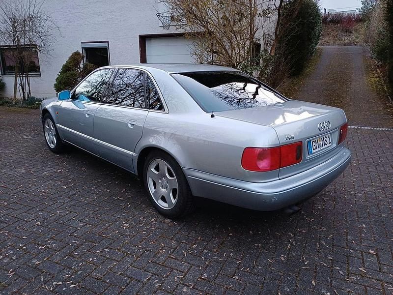 Gebraucht Audi A8 230 PS (169 kW) 1997 Silber Limousine