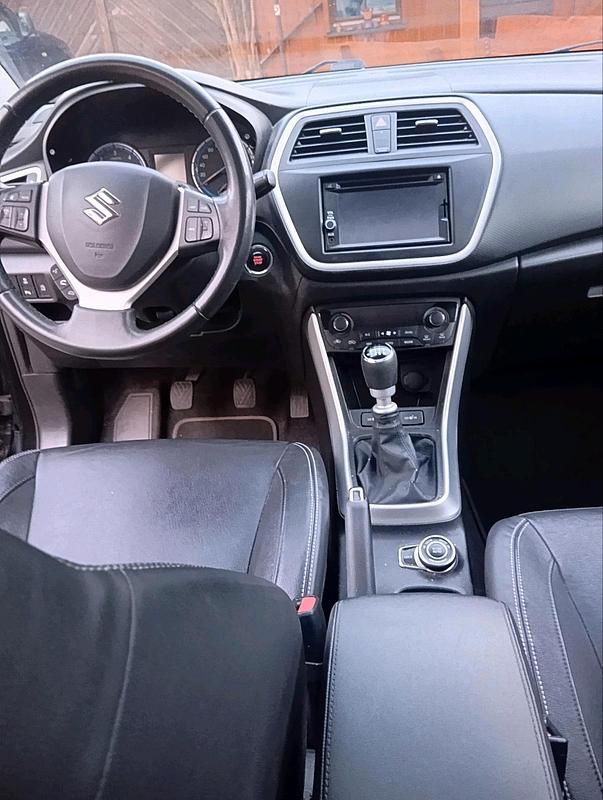 Gebraucht Suzuki SX4 120 PS (88 kW) 2014 Schwarz SUV
