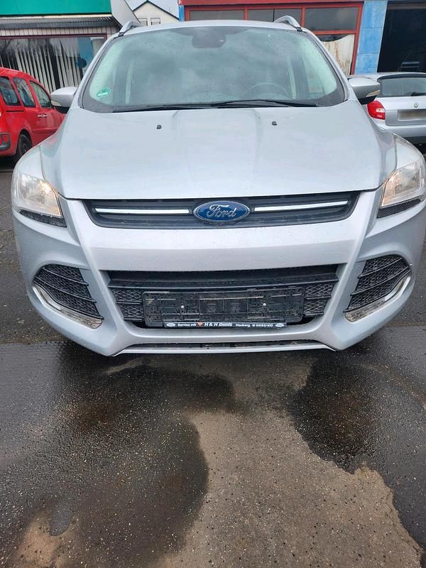 Gebraucht Ford Kuga 150 PS (110 kW) 2016 Silber SUV