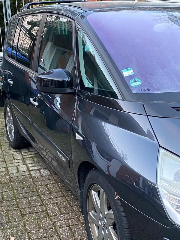 Second-hand Renault Espace 150 CP (110 kW) 2011 Negru Monovolum