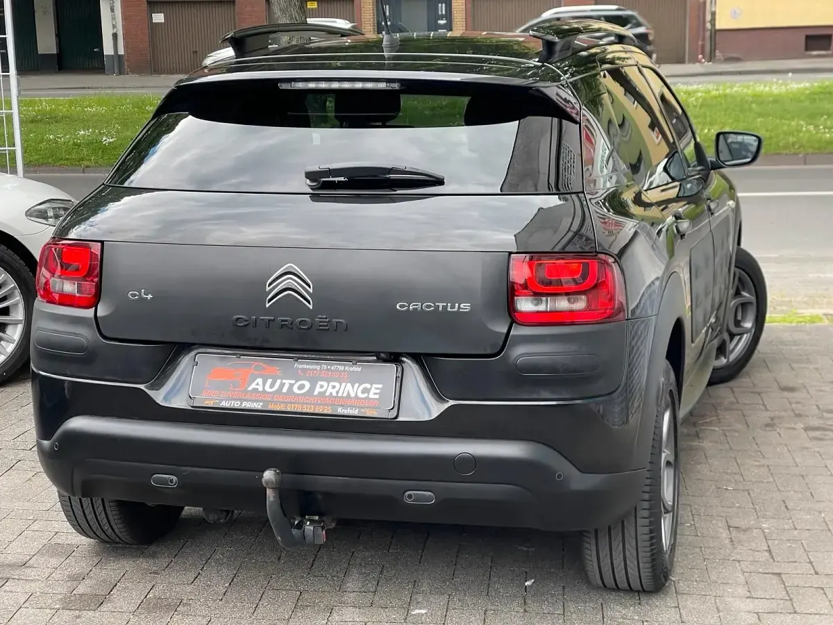 Gebraucht Citroën C4 Shine 82 PS (60 kW) 2017 Schwarz Limousine