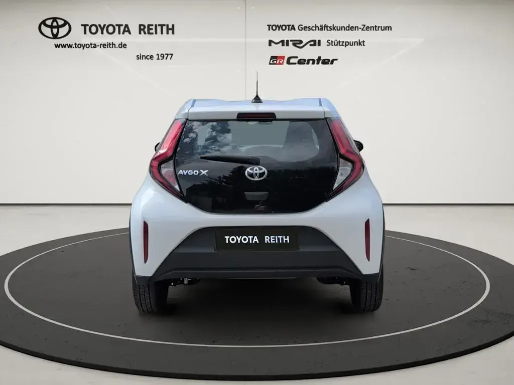 Gebraucht Toyota Aygo X Basis 72 PS (52 kW) 2023 Schneeweiß SUV