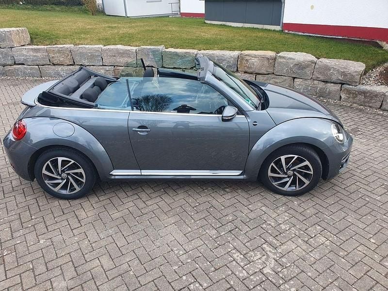 Gebraucht VW Beetle Sound 150 PS (110 kW) 2018 Grau Kleinwagen