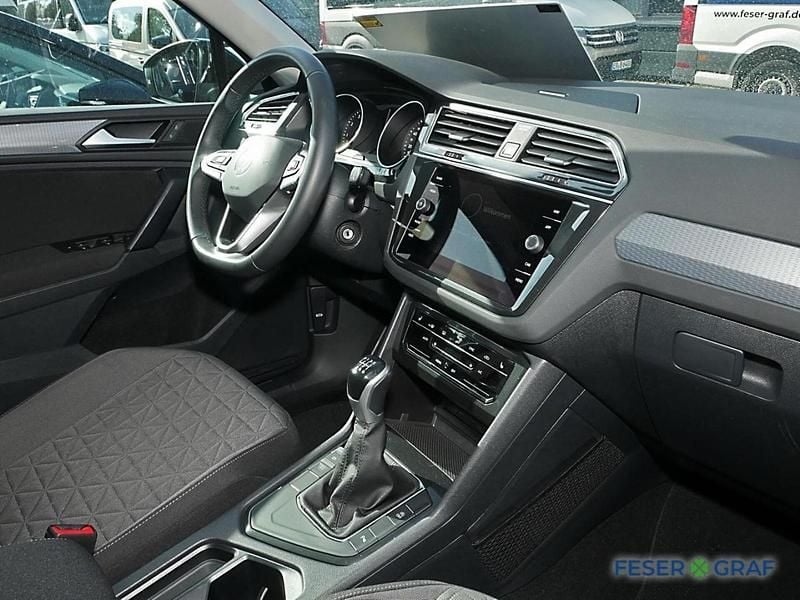 Gebraucht VW Tiguan Life 150 PS (110 kW) 2022 Delfingrau metallic SUV