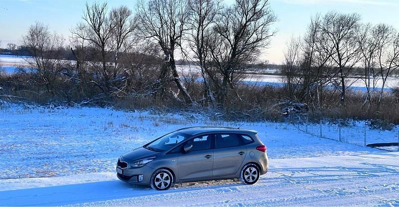 Gebraucht Kia Carens 136 PS (100 kW) 2014 Grau Van / Kleinbus