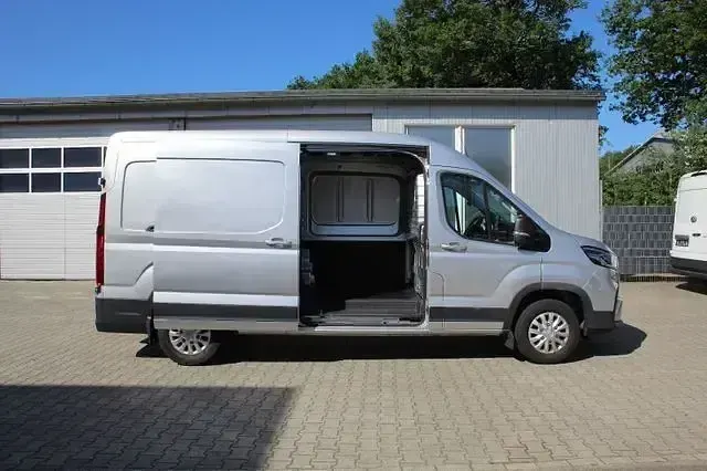 Gebraucht Maxus V90 148 PS (108 kW) 2024 Silber Van