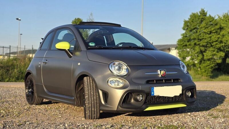 Grau Gebraucht 2020 Abarth 595C Pista Cabrio | 17.499 € (Guter Preis) - Bild 1/4