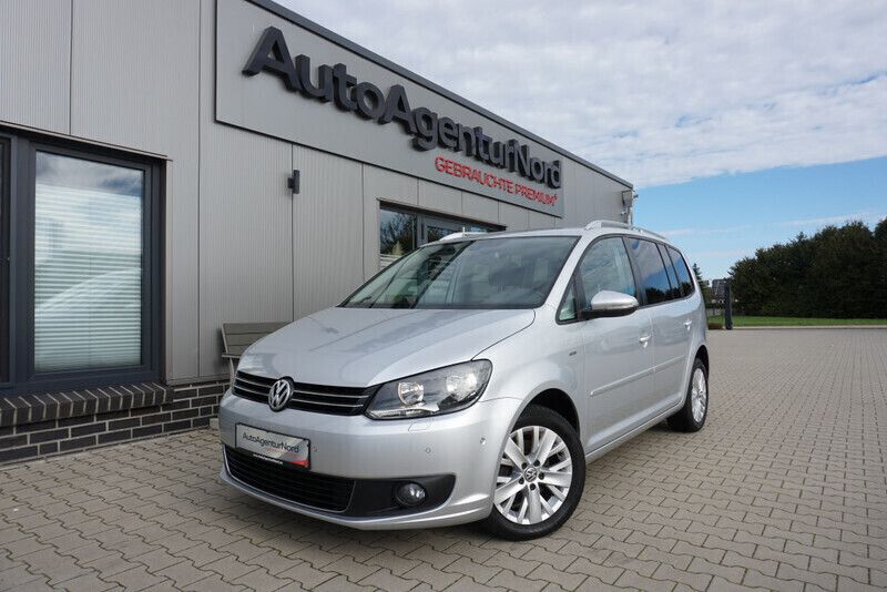 Silber Gebraucht 2013 VW Touran Life Van / Kleinbus | 13.950 € (Teuer) - Bild 1/4