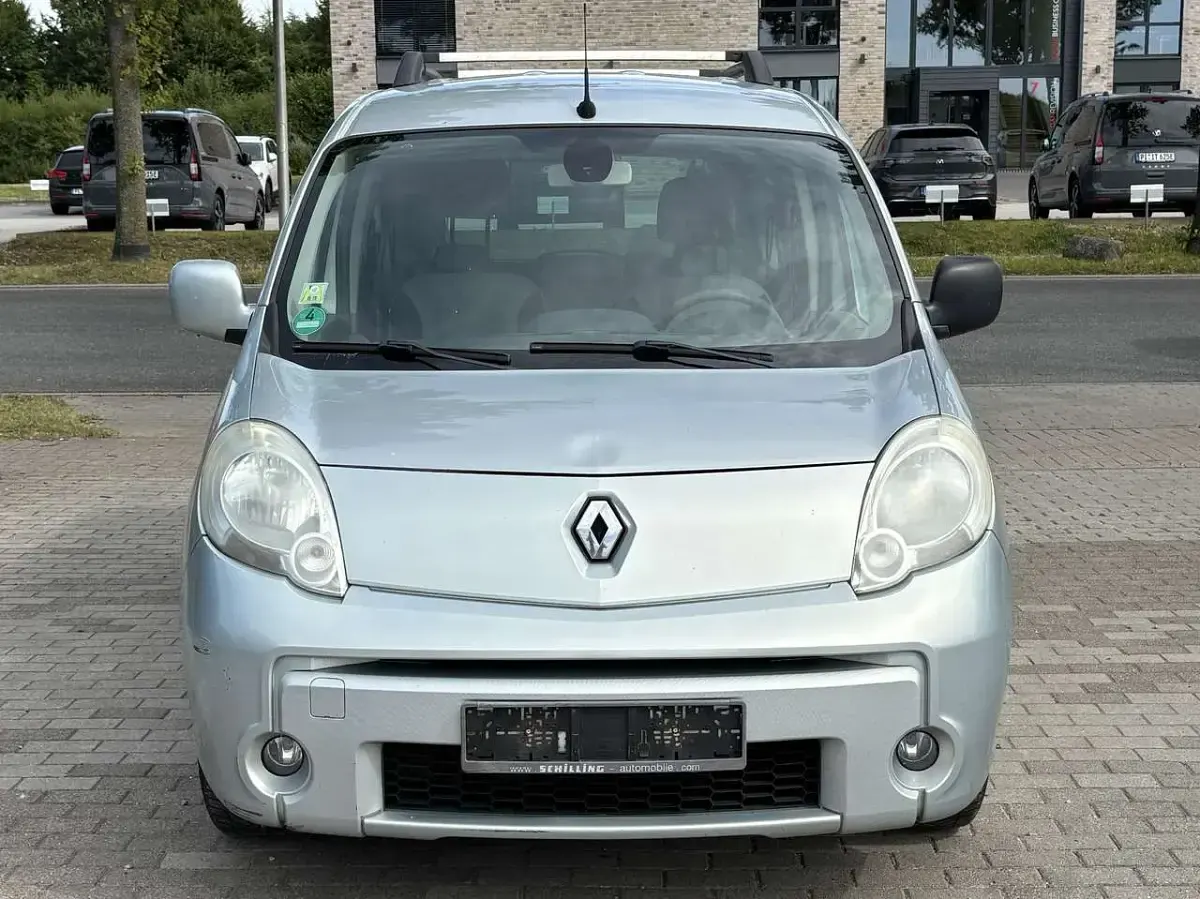 Gebraucht Renault Kangoo Luxe 109 PS (80 kW) 2011 Space grau Van / Kleinbus