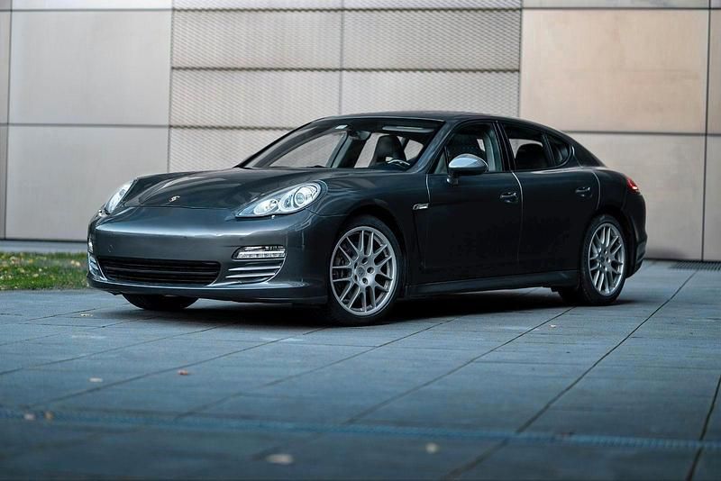 Grau Gebraucht 2013 Porsche Panamera 4 Limousine | 27.990 € (Fairer Preis) - Bild 1/4