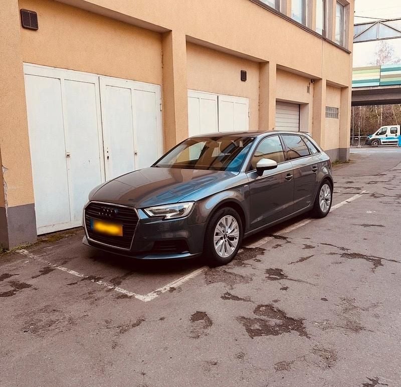 Gebraucht Audi A3 Sport 150 PS (110 kW) 2018 Grau Limousine