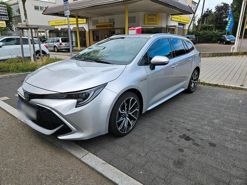 Silber Gebraucht 2020 Toyota Corolla Lounge Kombi | 20.900 € (Fairer Preis) - Bild 1/4