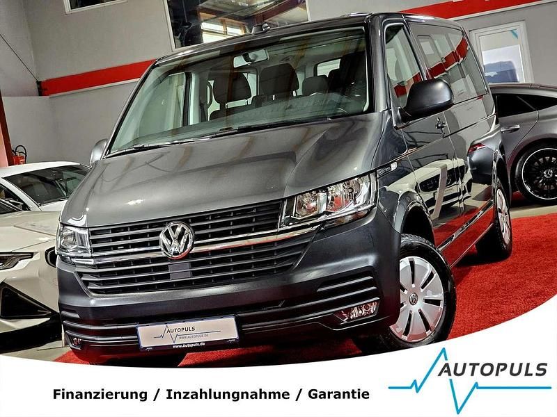 Grau Gebraucht 2020 VW Caravelle Trendline Van / Kleinbus | 33.980 € (Guter Preis) - Bild 1/2