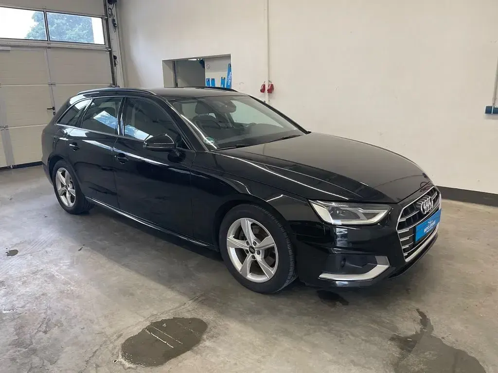 Gebraucht Audi A4 Advanced 136 PS (100 kW) 2023 Schwarz Kombi