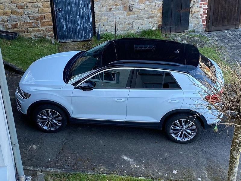 Weiß Gebraucht 2019 VW T-Roc IQ Drive SUV | 17.499 € (Fairer Preis) - Bild 1/4