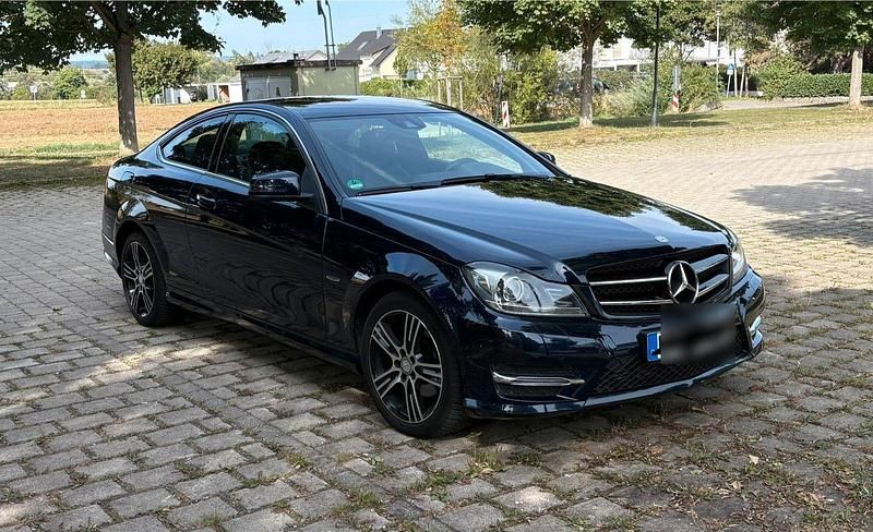 Blau Gebraucht 2014 Mercedes C220 Edition Coupé | 15.950 € - Bild 1/4