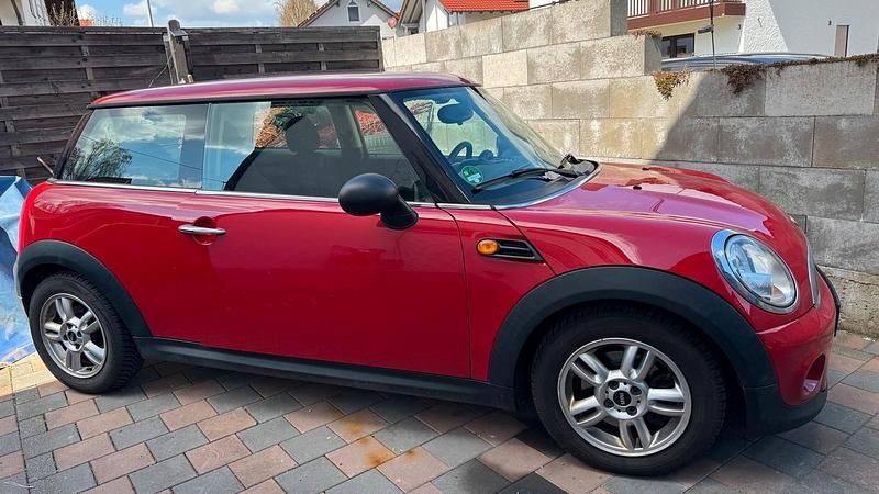 Gebraucht Mini Cooper 75 PS (55 kW) 2012 Rot Kleinwagen
