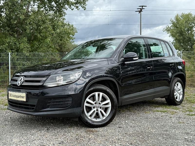 Schwarz Gebraucht 2016 VW Tiguan Trendline SUV | 11.500 € (Fairer Preis) - Bild 1/4