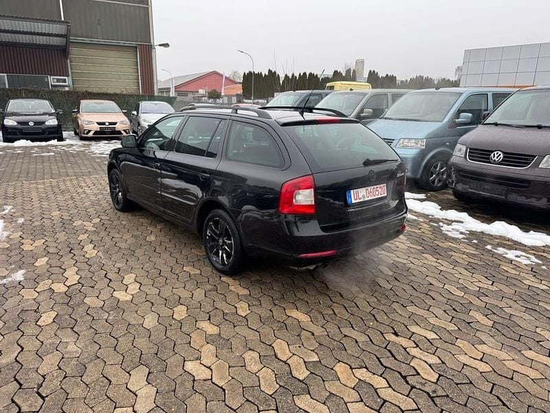 Gebraucht Skoda Octavia Elegance 160 PS (117 kW) 2010 Schwarz Kombi
