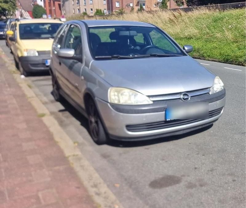 Grau Gebraucht 2003 Opel Corsa Kleinwagen | 400 € (Superpreis) - Bild 1/4