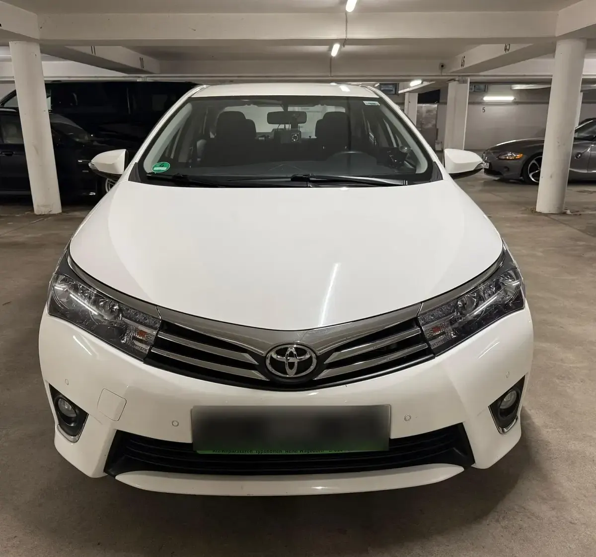 Gebraucht Toyota Corolla 99 PS (72 kW) 2014 Weiß Limousine