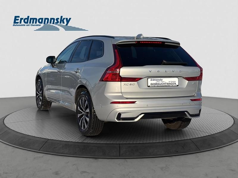 Silber Gebraucht 2022 Volvo XC60 Plus SUV | 36.460 € (Fairer Preis) - Bild 1/3