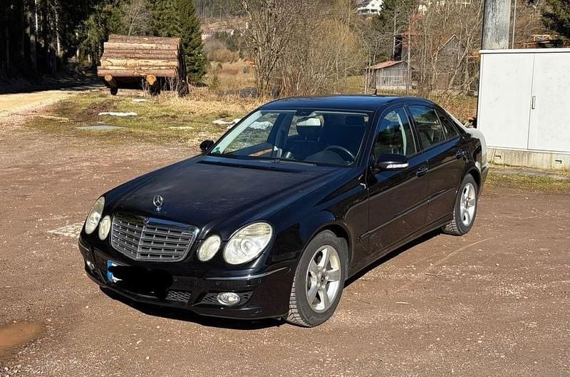 Gebraucht Mercedes E220 Elegance 170 PS (125 kW) 2007 Schwarz Limousine