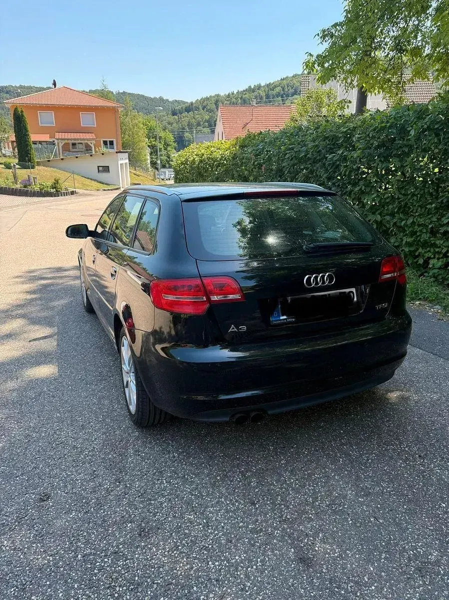 Gebraucht Audi A3 Ambiente 125 PS (91 kW) 2011 Schwarz Kleinwagen