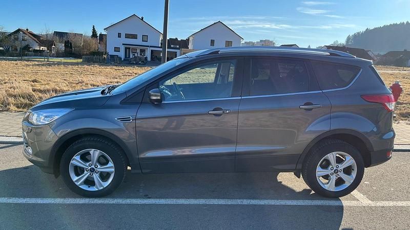 Gebraucht Ford Kuga Titanium 150 PS (110 kW) 2013 Grau SUV