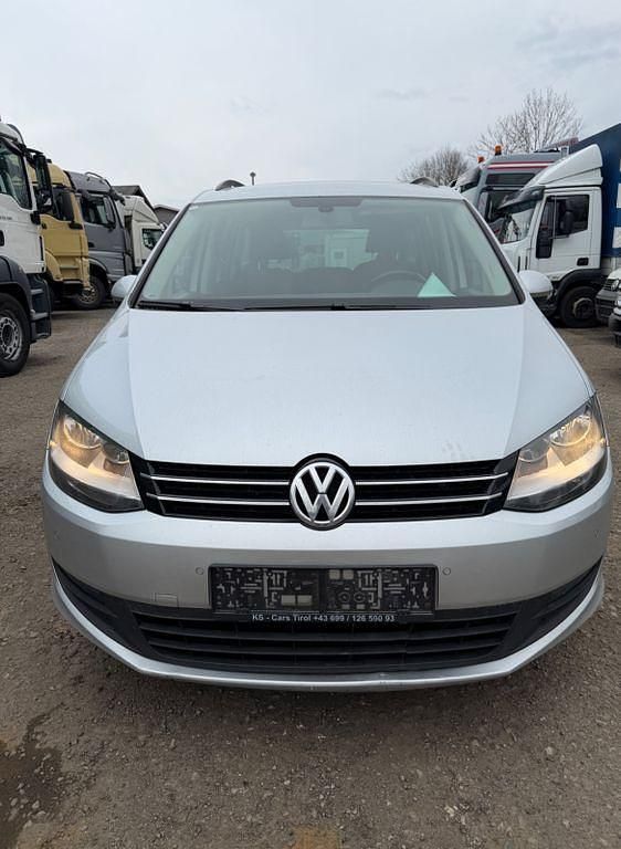 Gebraucht VW Sharan Trendline 140 PS (102 kW) 2013 Silber Van / Kleinbus