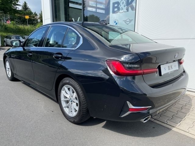 Gebraucht BMW 320 Efficient Dynamics 190 PS (139 kW) 2021 Saphirschwarz metallic Limousine