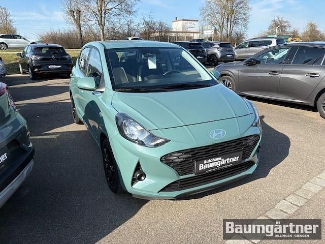 Gebraucht Hyundai i10 Select 67 PS (49 kW) 2024 Grün Kleinwagen