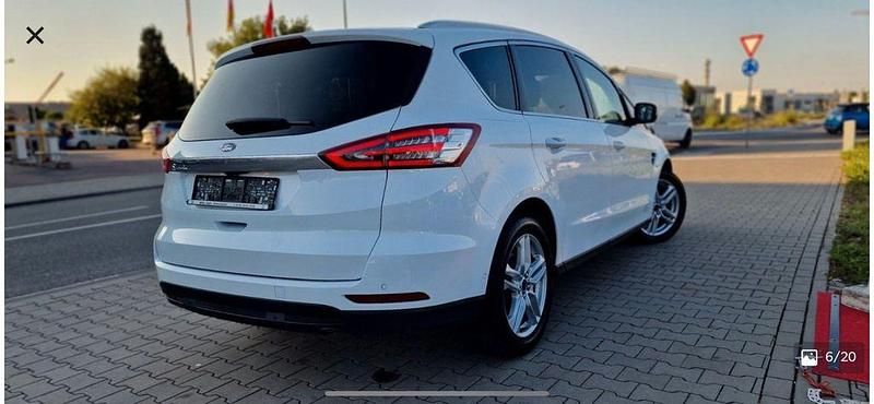 Gebraucht Ford S-MAX Titanium 160 PS (117 kW) 2018 Weiß Van / Kleinbus