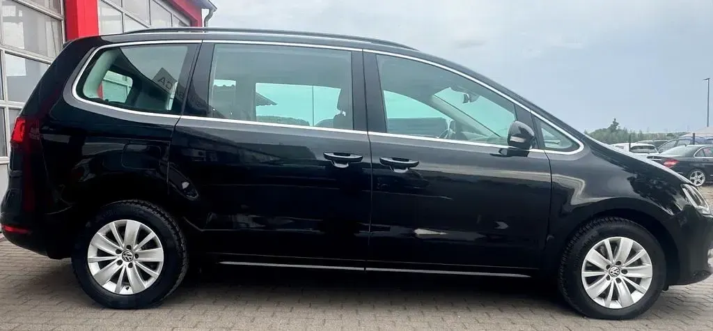 Gebraucht VW Sharan 150 PS (110 kW) 2022 Schwarz Van / Kleinbus