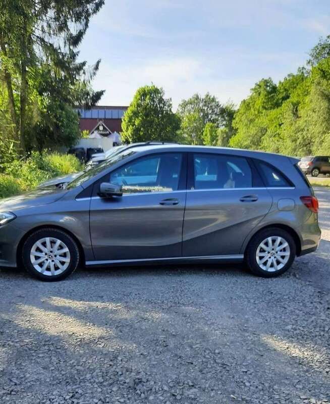 Grau Gebraucht 2017 Mercedes B180 Van / Kleinbus | 15.000 € (Guter Preis) - Bild 1/4