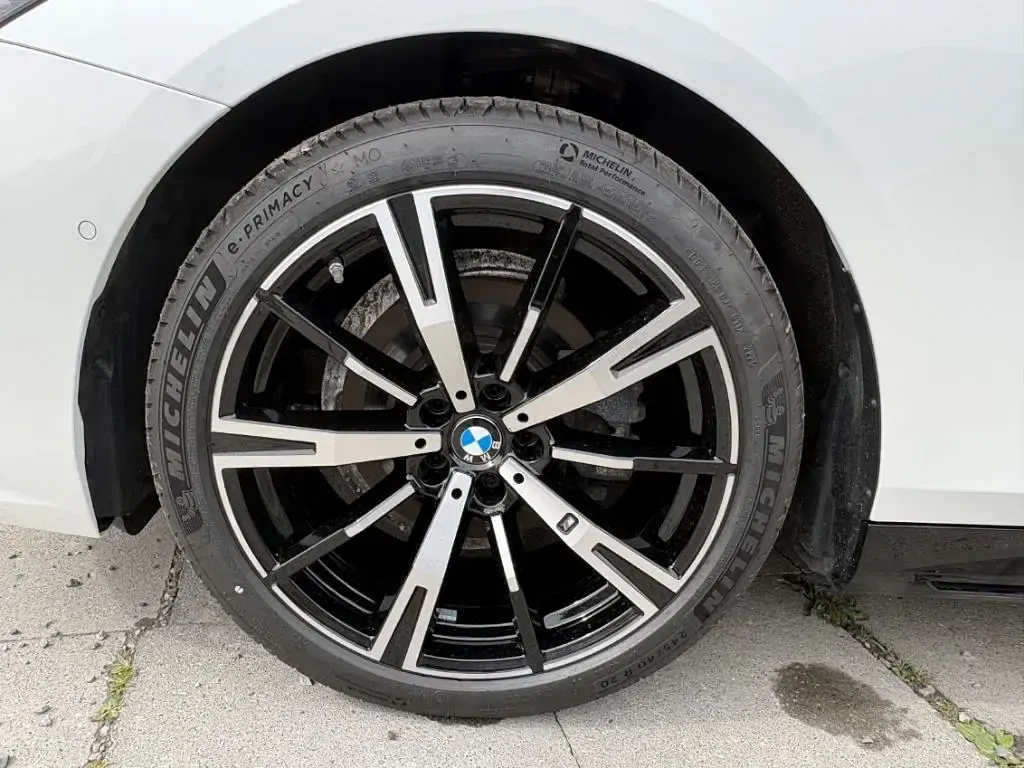 Gebraucht BMW 520 Performance 208 PS (152 kW) 2025 Weiß Kombi
