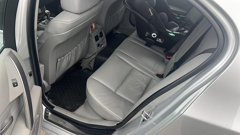 Gebraucht BMW 525 177 PS (130 kW) 2006 Silber Limousine