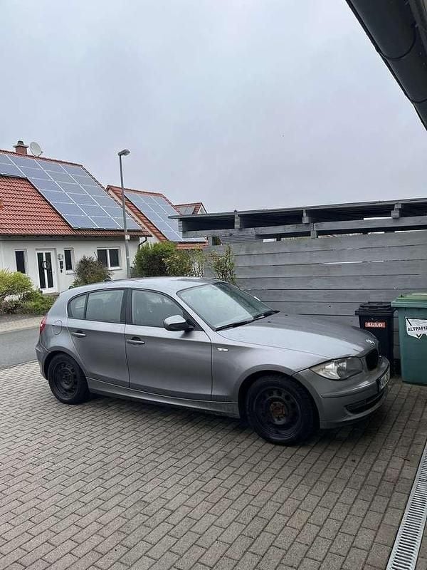 Gebraucht BMW 116 122 PS (89 kW) 2010 Grau Kleinwagen
