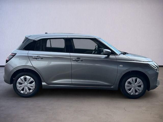 Neu Suzuki Swift Club 83 PS (61 kW) 2026 Premium silver metallic Kleinwagen